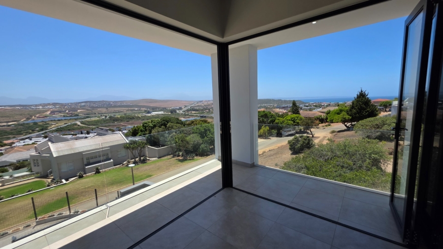 3 Bedroom Property for Sale in Hartenbos Heuwels Western Cape